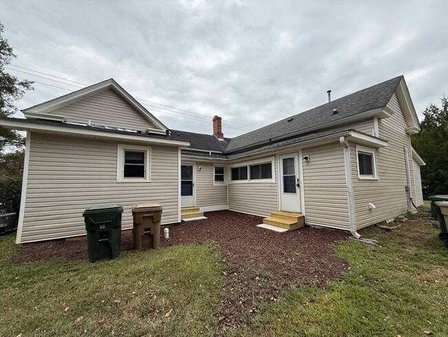 Building Photo - Charming 3BD, 1BA Garner Condo Near White ...