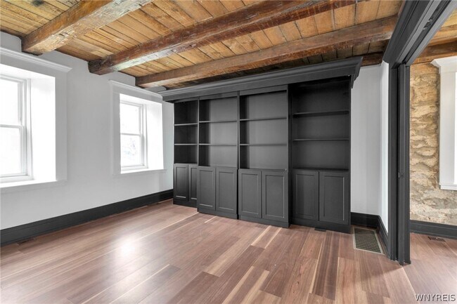 Building Photo - 9060 Main St