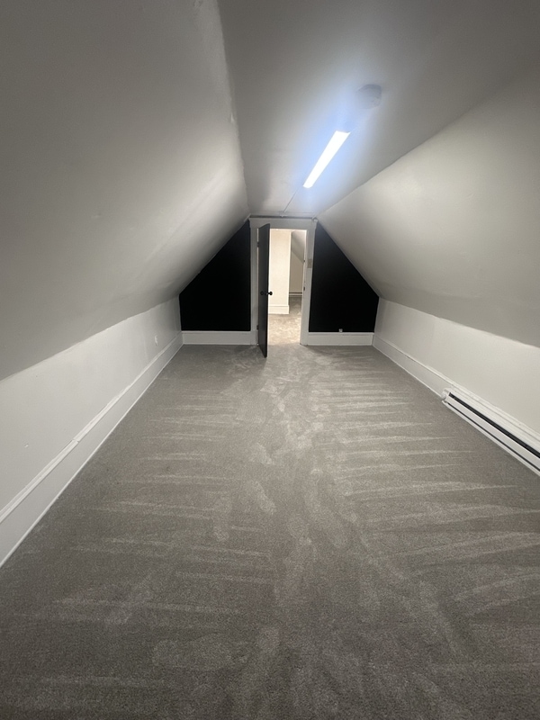 Building Photo - 9415 Edmunds Ave