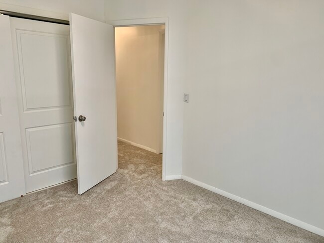 Building Photo - 610 Sturnbridge Ln