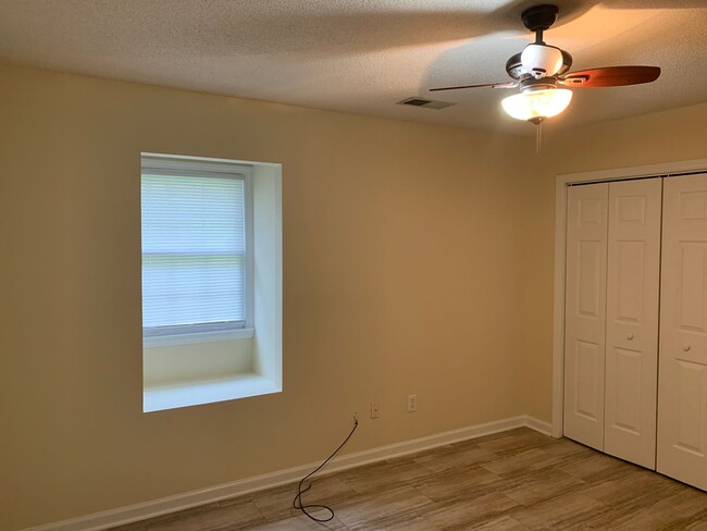 Building Photo - Beautiful Home located in the Brynmoor Com...