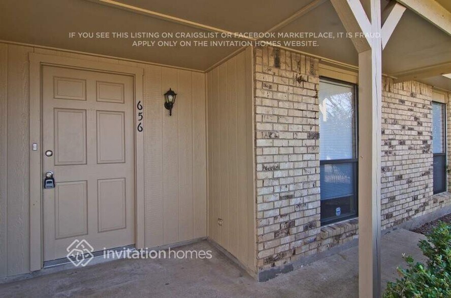 Building Photo - 656 Priscilla Ln