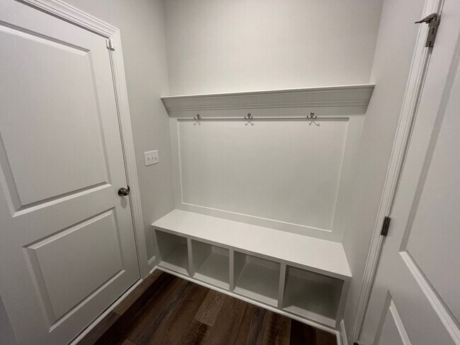 Building Photo - Newly Built 4BD, 3BA Cary Townhome with Modern Amenities and Screened-In Patio