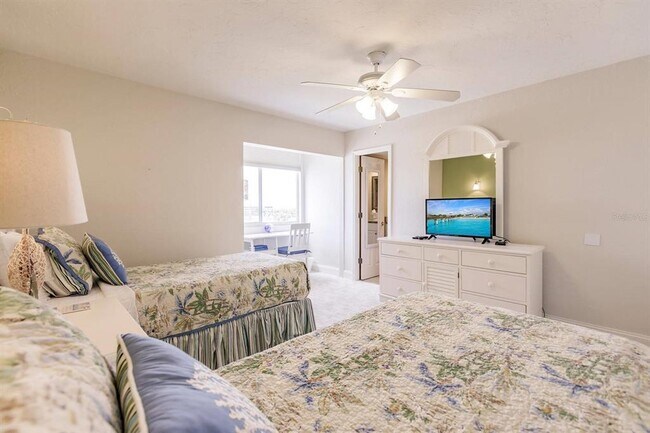 Building Photo - 1125 W Peppertree Dr