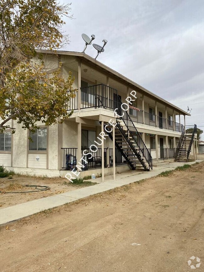 Building Photo - 15582 L St
