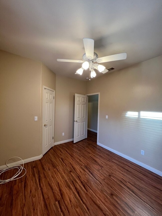 Building Photo - 9914 Paper Moon Way