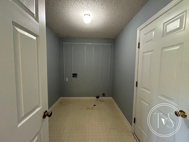 Building Photo - 1012 Farr Ct