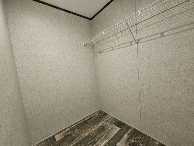 Building Photo - 1027 Myakka Dr