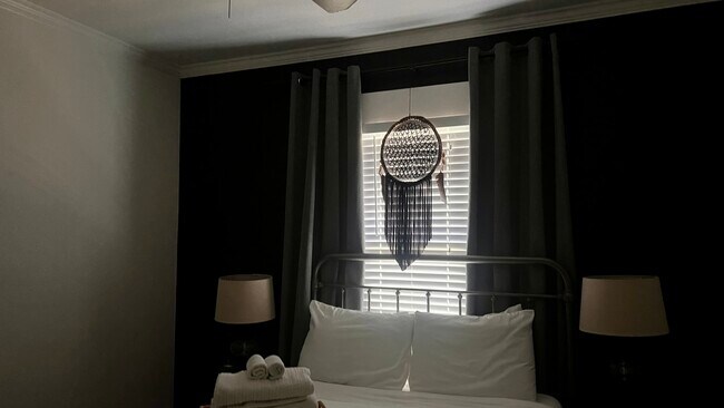 Building Photo - 5006 Hardy St