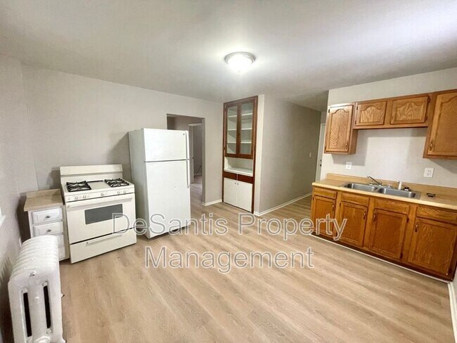 Building Photo - 1000 Duss Ave