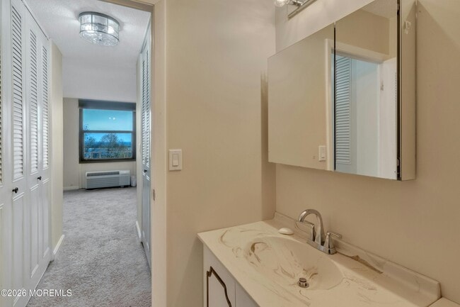 Building Photo - 1 Scenic Dr