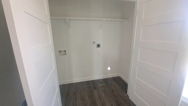 Building Photo - 9806 Fillmore St