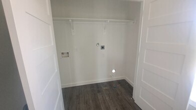 Building Photo - 9806 Fillmore St