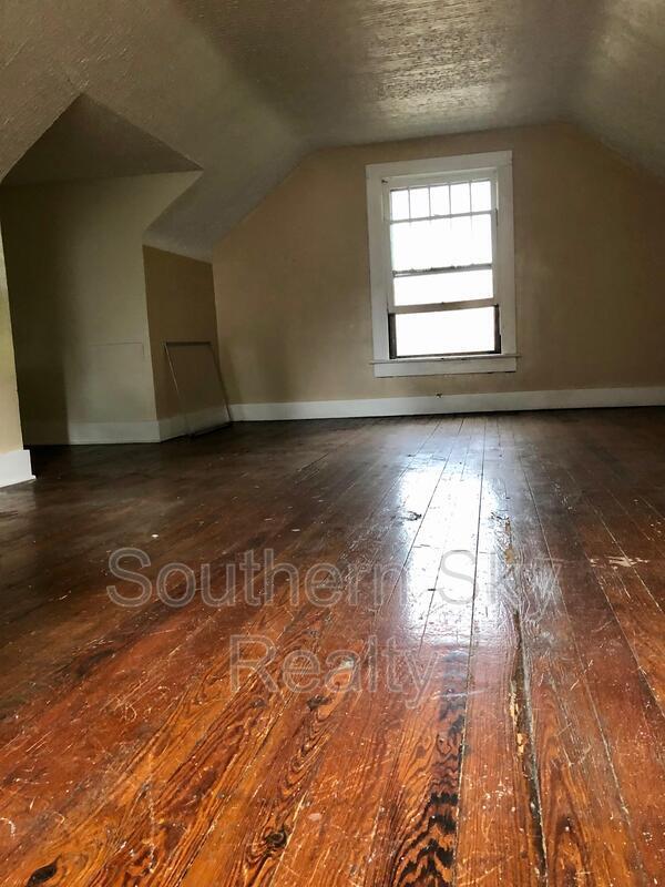 Building Photo - 707 Hazel St