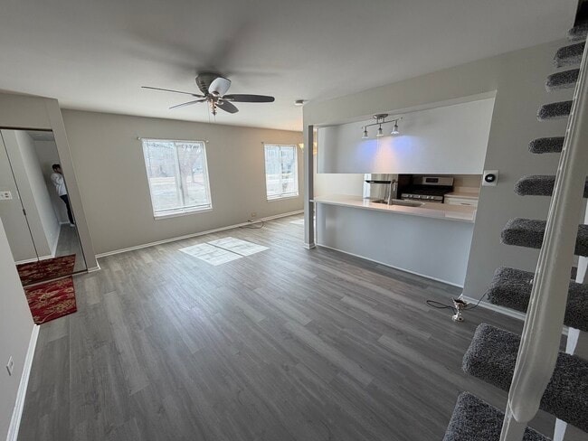 Building Photo - 1152 Cove Dr