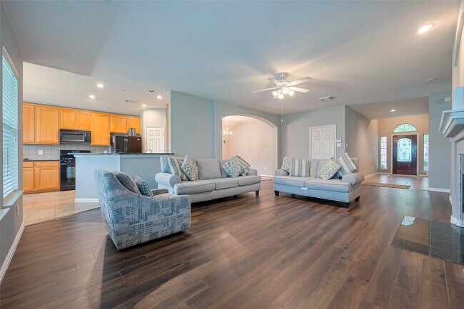 Building Photo - 1007 Casting Springs Way