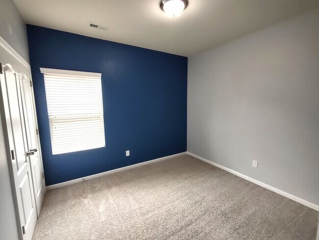 Building Photo - Beautiful Home located in the Clarabella C...