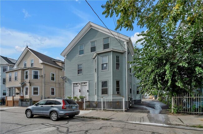 Building Photo - 131 Wendell St