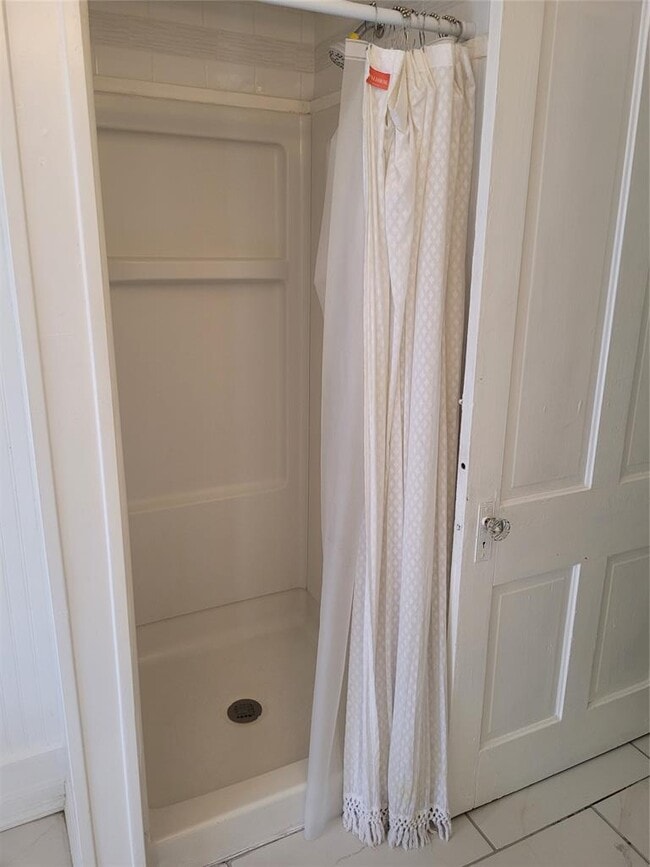 Building Photo - 403 Fawcett St