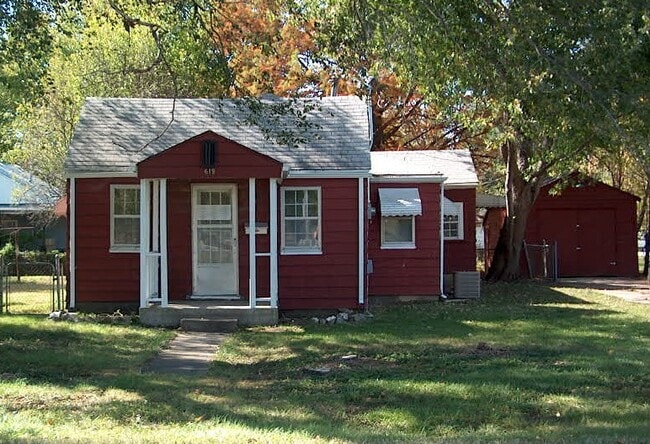 Front - 619 S West Ave