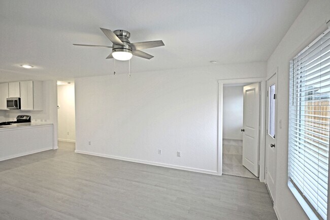 Building Photo - 350 Kayden Ct