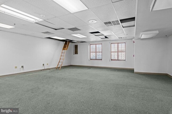 Building Photo - 525 Penn St