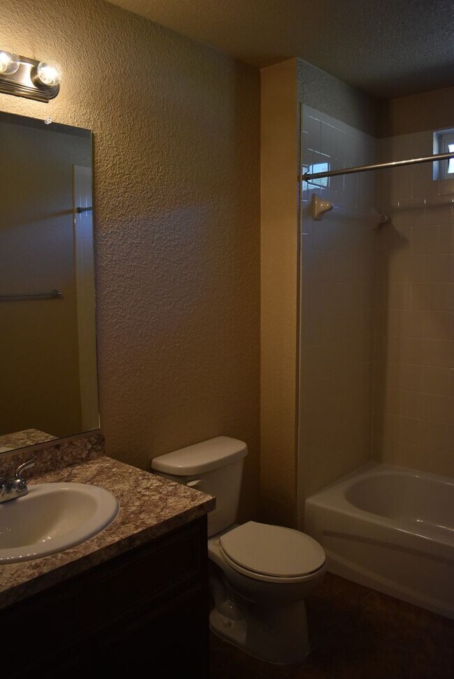 Building Photo - 105 Stone Canyon Ct