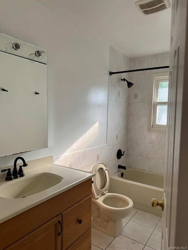 Building Photo - 35 Auborn Ave