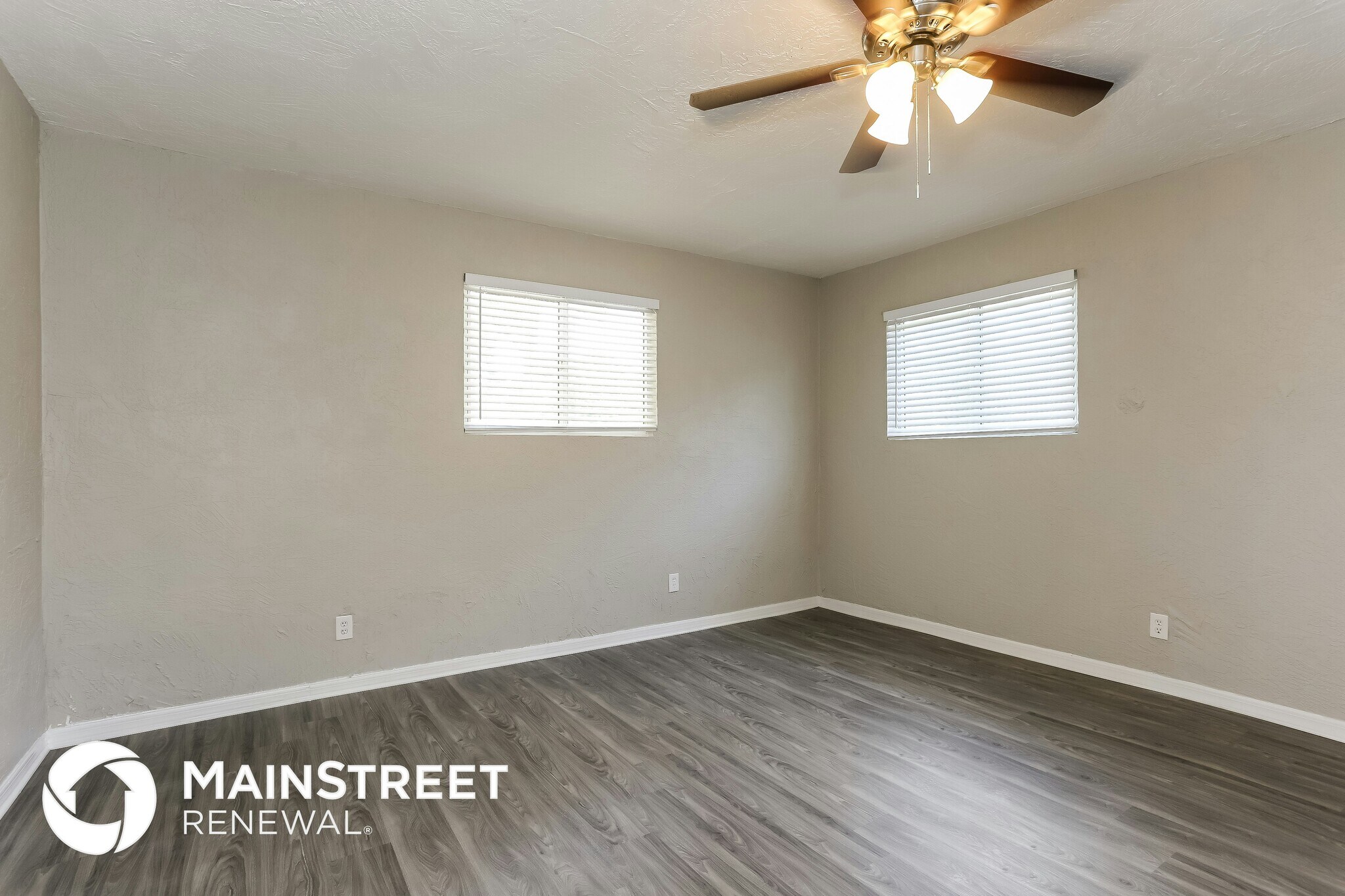 Building Photo - 2124 Almeria Way S