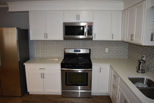 Building Photo - Beautiful Ranch Home