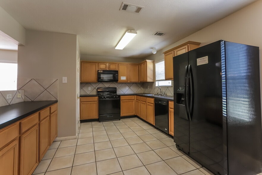 Building Photo - 5618 Imperial Grove Dr