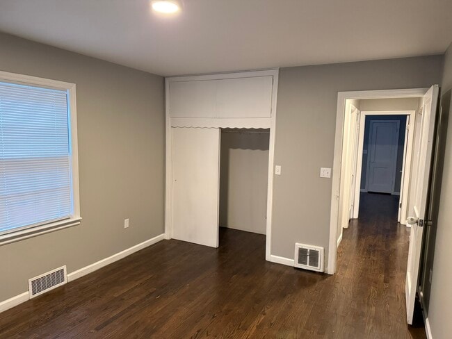 Building Photo - 2200 Ozark St