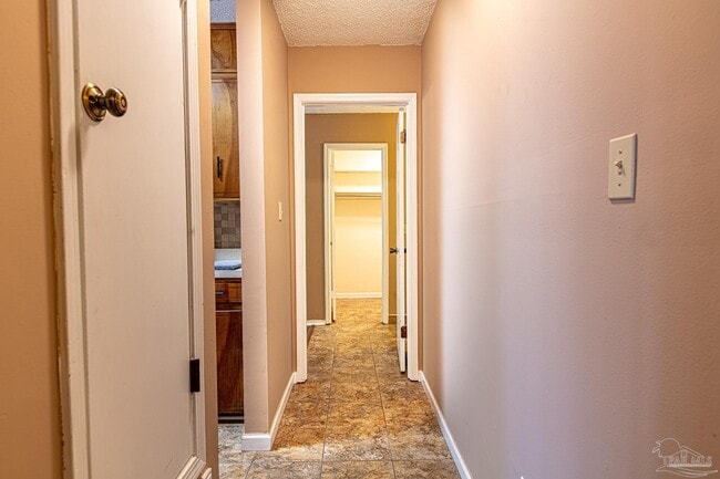 Building Photo - 6242 Ridgegate Cir