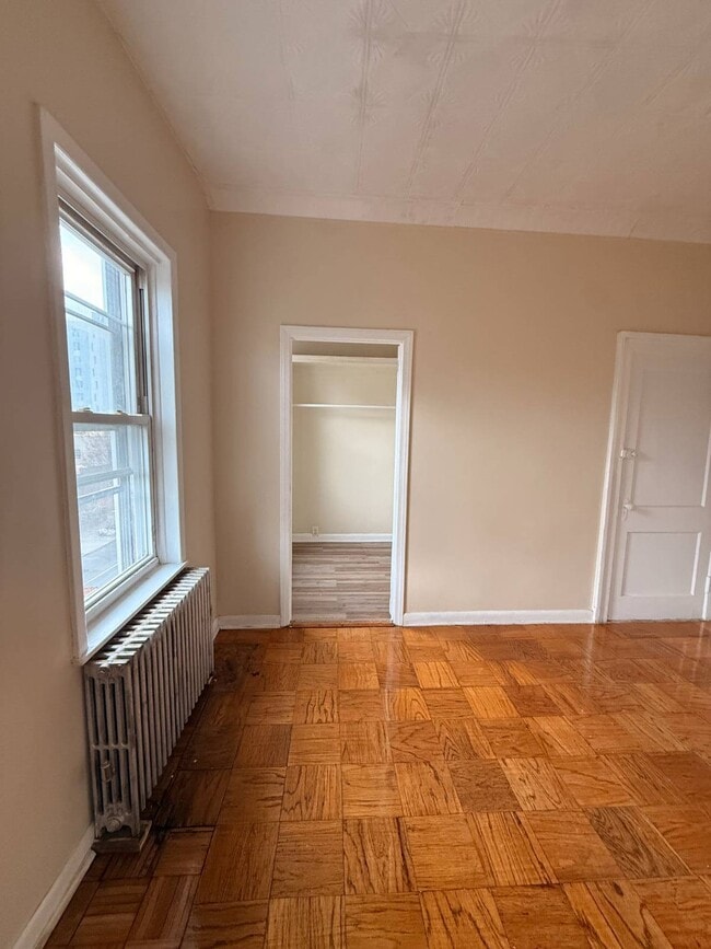 Building Photo - 2264 Pacific St