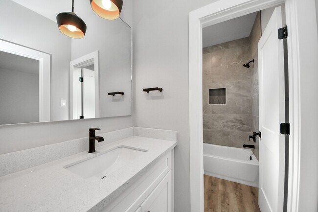 Building Photo - 5809 Francis Oak Ln