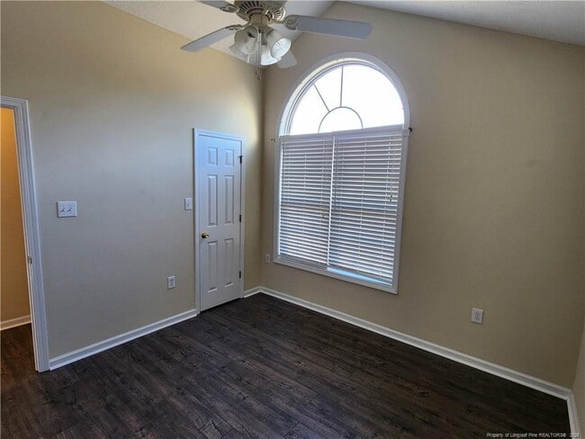 Building Photo - 3347 Broomsgrove Dr