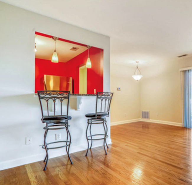 Building Photo - Lovely 2 BR/1 BA Condo in Benning Ridge!