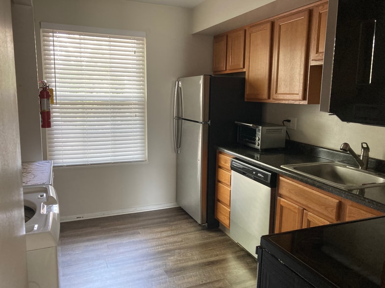 Building Photo - 625 McGuffey Ave