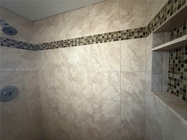 Building Photo - 104 Gardens Dr