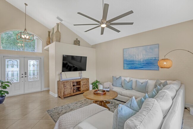 Building Photo - 6074 Las Colinas Cir
