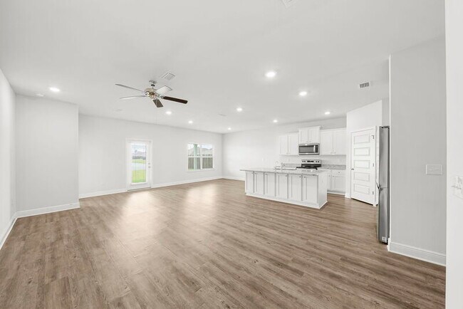 Building Photo - 464 Eagle Lake Wy