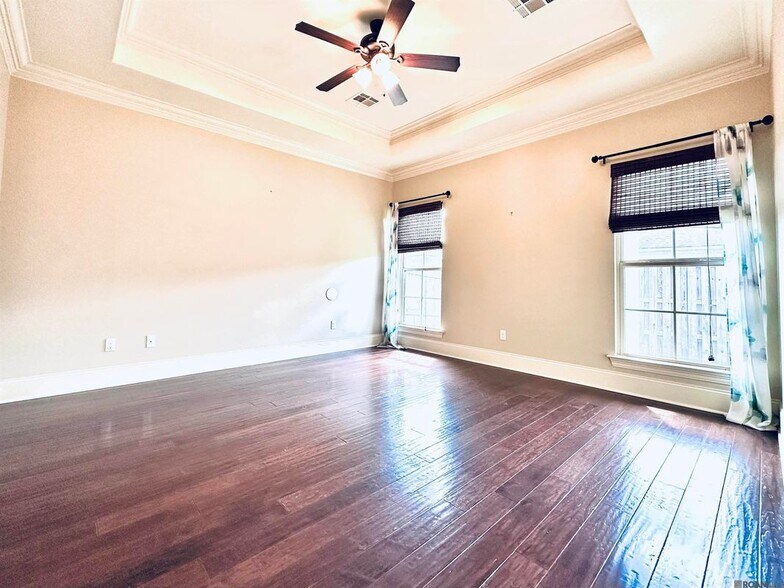 Building Photo - 747 Portula Ave