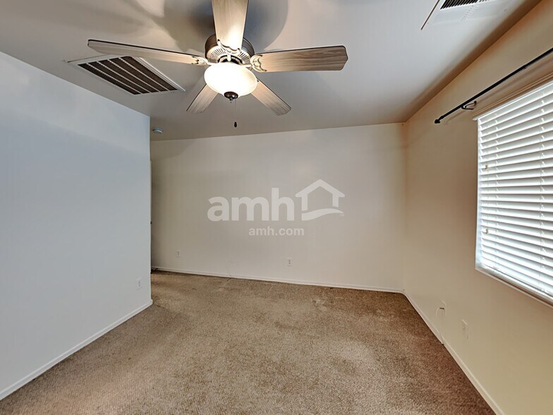 Building Photo - 1735 W Appaloosa Way