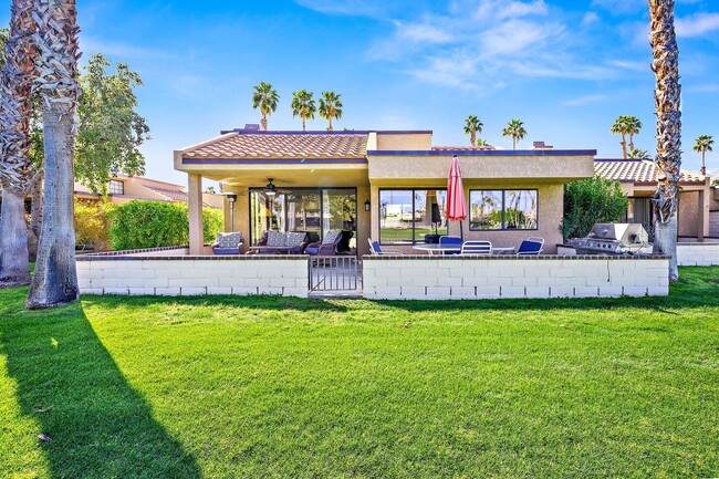 Building Photo - Country Club Home On Cathedral Canyon Golf...