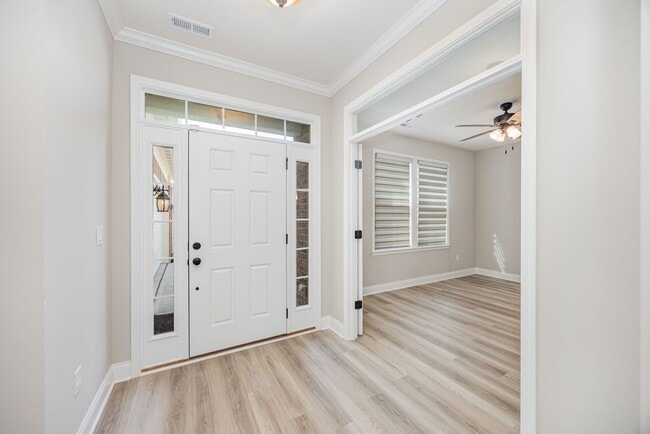 Building Photo - Beautiful 2 Bedroom, 2 Bath home + flex ro...