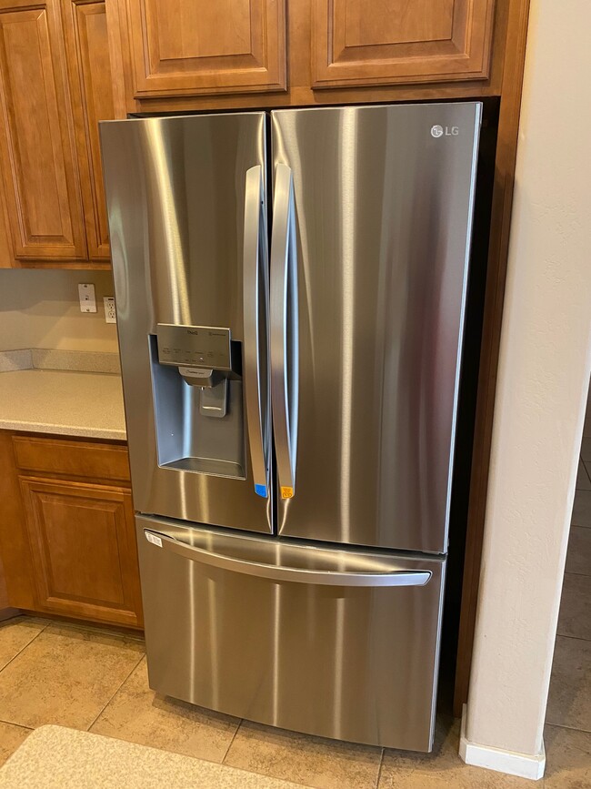 NEW LG REFRIGERATOR JUST INSTALLED - 14122 E Geronimo Rd