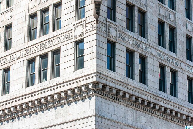 Building Photo - 2024 2nd Ave N