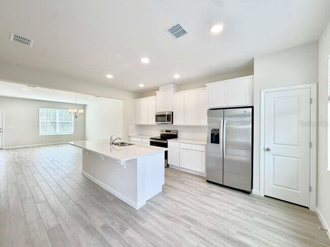 Building Photo - 15517 Bay Brg St