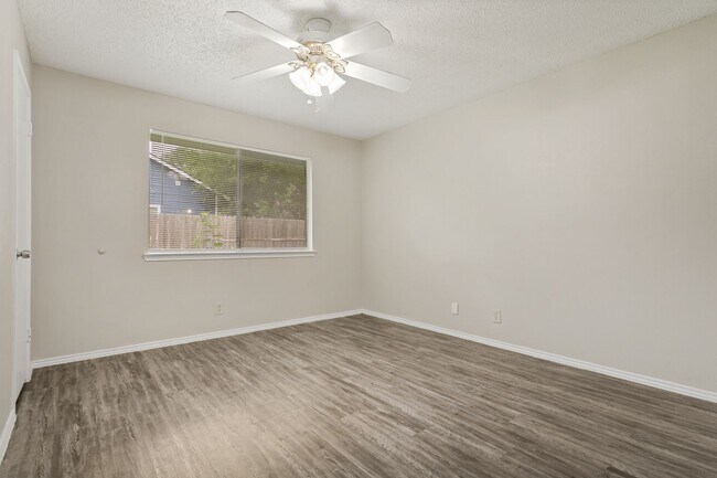 Building Photo - 2-BEDROOM DUPLEX