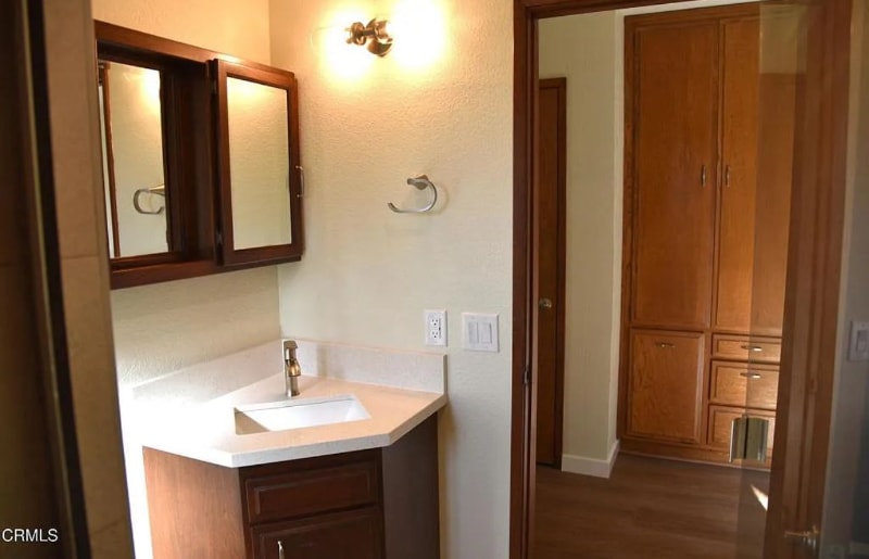 Building Photo - 1521 Vista Del Mar Dr